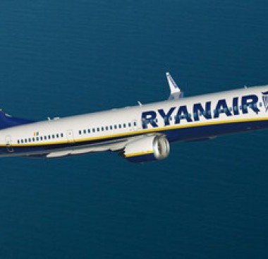 https://www.ajot.com/images/uploads/article/Boeing_Ryanair_1.jpg