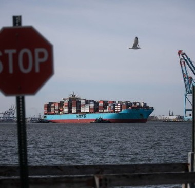 https://www.ajot.com/images/uploads/article/Maersk_Port_Newark.jpg
