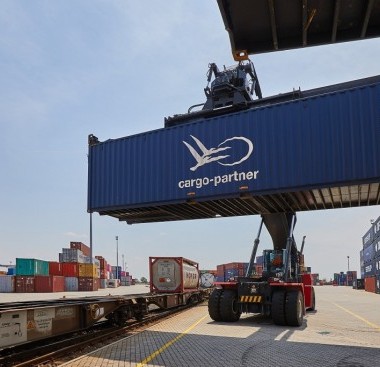https://www.ajot.com/images/uploads/article/cargo-partner_Warehouse-Expansion_Dunajska-Streda_01.jpg