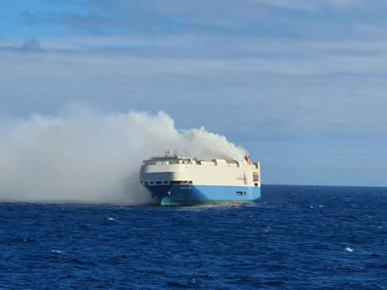 Thousands of Cars Including Audis, Porsches Adrift on Burning Cargo Ship Copyright © BloombergQuint