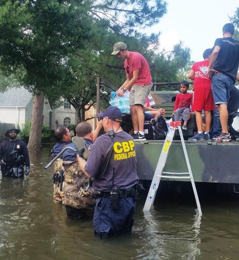 Georgia CBP officers assist Harvey disaster survivors in Katy, TX 