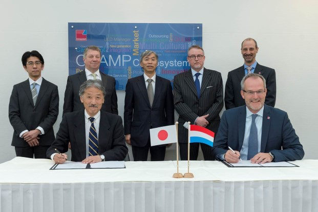 (from left to right 1st row) Kazuo Hirabayashi, President CCSJ ; Arnaud Lambert, CEO CHAMP Cargosystems (from left to right 2nd row) Masamitsu Kurita, General Manager - Development CCSJ ; Robert Dennewald, Vice-President of the Luxembourg Chamber of Commerce ; Shigeji Suzuki, H.E. Ambassador of Japan ; Patrick Nickels, Premier Conseillier du gouvernement , Luxembourg Ministry of Economy ; Nicholas Xenocostas, Vice-President Sales & Marketing CHAMP Cargosystems