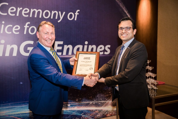  (left to right): Mr Andrew Stump, President, CSSC Marine Service Co.,Ltd being presented with supplier approval from Mr Anil Soni, GMr Anil Soni, General Manager Operations and Deputy Managing Director, China. 
