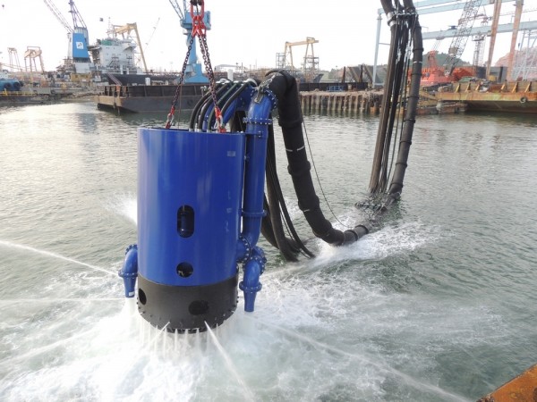 The DOP has been used on thousands of different dredging jobs around the globe including bed leveling and barge unloading