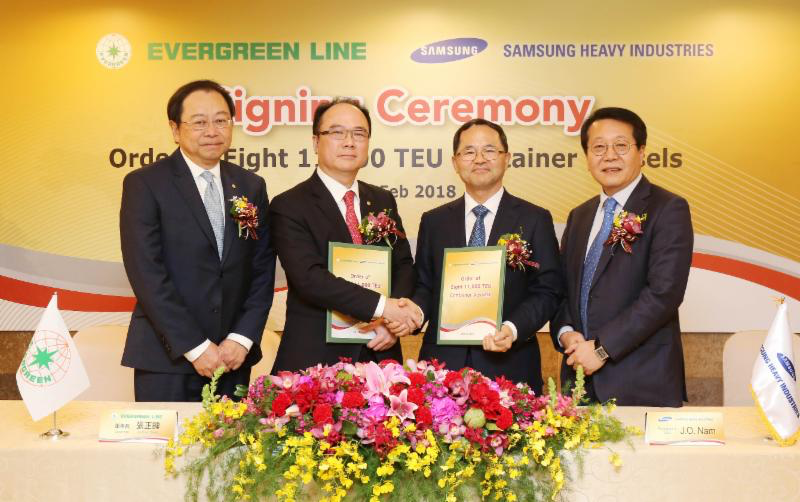 Evergreen Marine Corporation (EMC) and Samsung Heavy Industries (SHI) has signed the contracts for ordering eight 11,000 TEU containerships today (Feb/08). Representatives of both parties posed for a photo at signing ceremony. From left to right: EMC President, Lawrence Lee; EMC Chairman, Anchor Chang; SHI CEO, J.O. Nam; and SHI CMO, K.H. Kim.