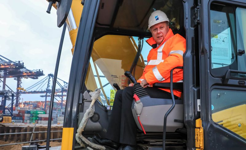 Transport Secretary Chris Grayling has kicked-off the latest phase of expansion at the Port of Felixstowe