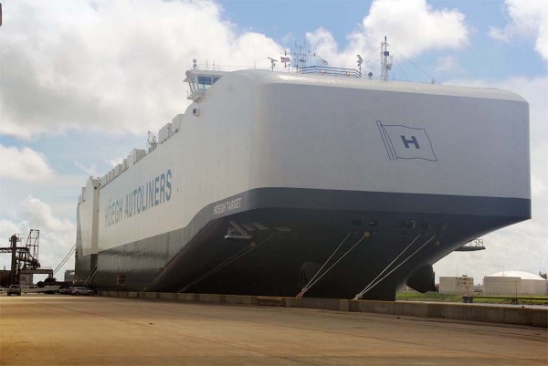 Neo-Panamax vessel Hoegh Target calls Port Freeport.