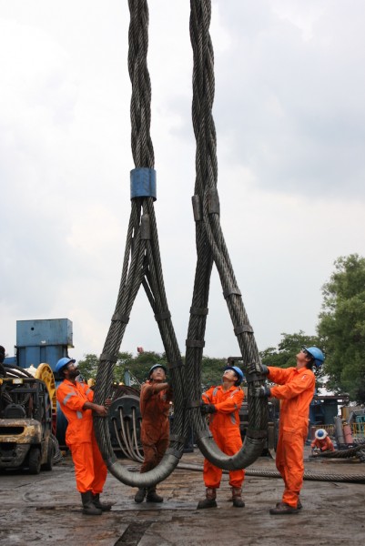 Heavy lift slings being mobilised for a short-term rental project from Gaylin’s Vietnam facility.