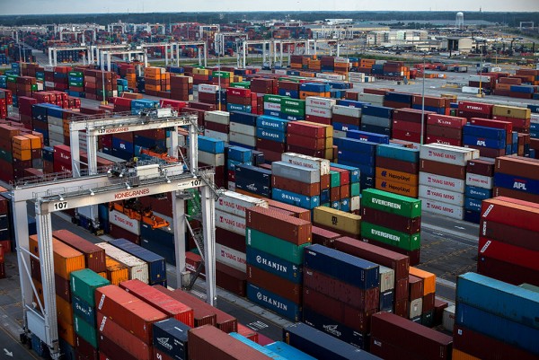  The Georgia Ports Authority achieved its busiest October ever for loaded containers, moving 251,566 loaded twenty-foot equivalent container units. (Georgia Ports Authority / Stephen B. Morton)