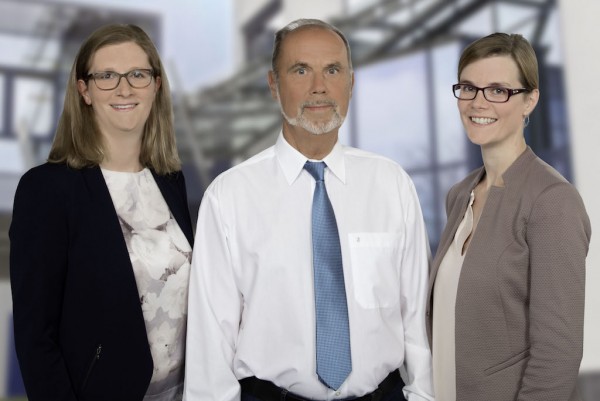 Wolfgang Brendel with daughters, Dr. Friederike Brendel (right) and Dorothee Roels.