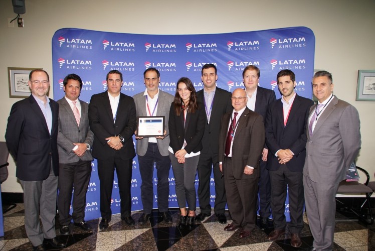 LATAM Cargo CEO Andres Bianchi (fourth from left) and LATAM Cargo colleagues receive their CEIV certificate for pharma ground handling excellence.
