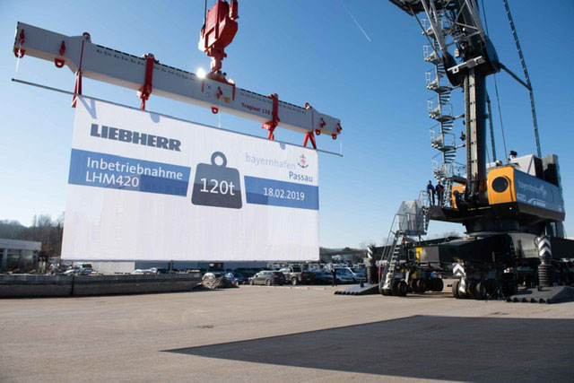 Liebherr-lhm-420-mobile-harbour-crane-passau-germany-europe-2 bayernhafen Passau will use the new crane to handle complete wind turbines