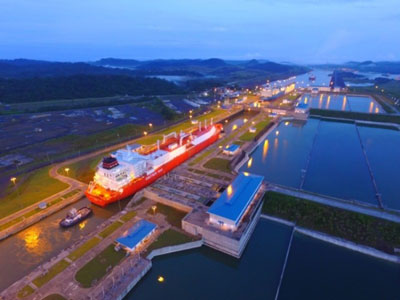 The Panama Canal transited four LNG vessels in one day, marking a first for the waterway. 