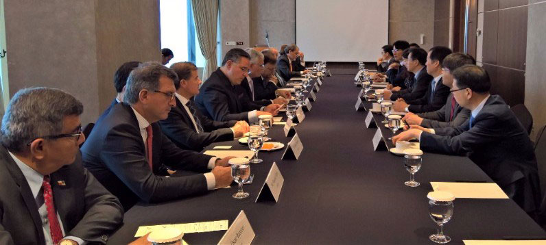 The Panama Canal delegation meeting with shipping industry executives in South Korea.