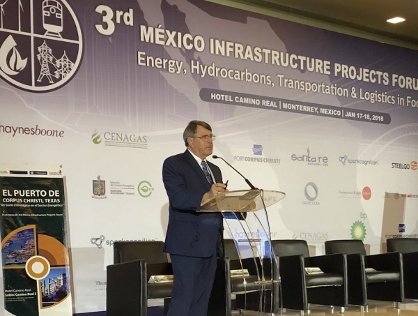 Charles Zahn presents at the Mexico Infrastructure Projects Forum