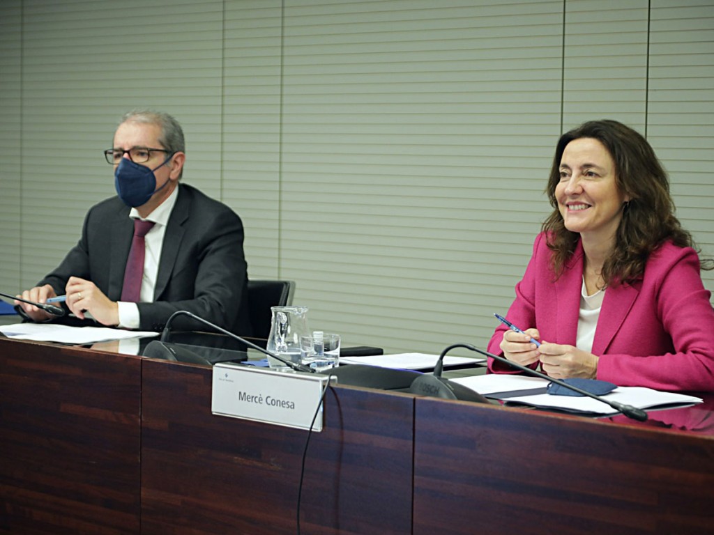 José Alberto Carbonell, General Manager of the Port of Barcelona, and Mercè Conesa, President, during the press conference for the presentation of the 2020 results.