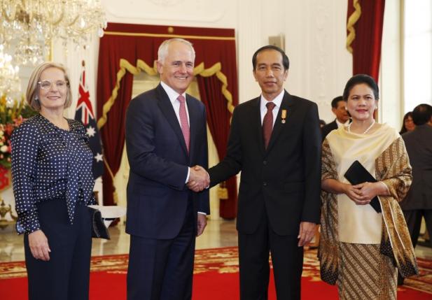 Australian Prime Minister Malcolm Turnbull (2nd L) poses with Indonesian President Joko Widodo (2nd R) as their wives Lucy Turnbull (L) and Iriana Joko Widodo stand at their sides, at the presidential palace in Jakarta, Indonesia November 12, 2015. Reuters/Darren Whiteside Read more at Reutershttp://www.reuters.com/article/2015/11/12/us-indonesia-australia-idUSKCN0T110N20151112#PlrCuLXjv4juykbg.99