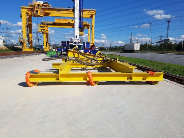 Konecranes rail-mounted gantry (RMG) cranes unloaded the containers upon arrival at the Ferrybridge Power Station from Croatia.