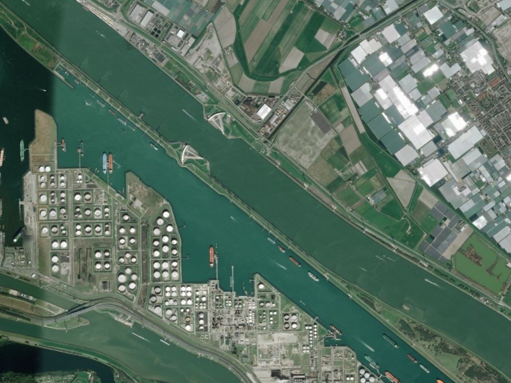 Rotterdam flood gates aerial (Bing Maps)