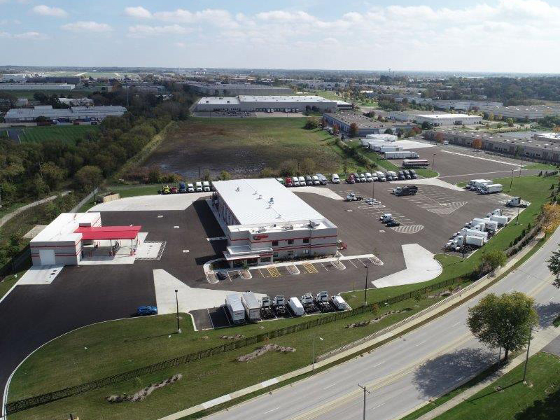 The new Ryder facility, located at 510 South Tyler Road, St. Charles, IL 60174, offers customers convenient access to the major trucking highway IL-64, connecting the area to I-355 and I-88. (Photo: Business Wire)
