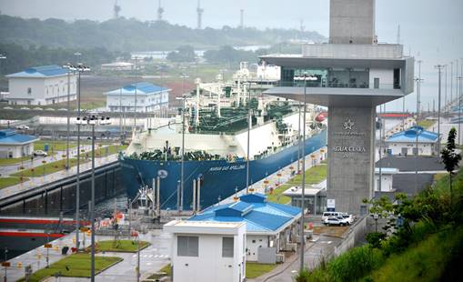 Shell-chartered LNG carrier Maran Gas Apollonia transiting the Expanded Panama Canal’s Agua Clara Locks.